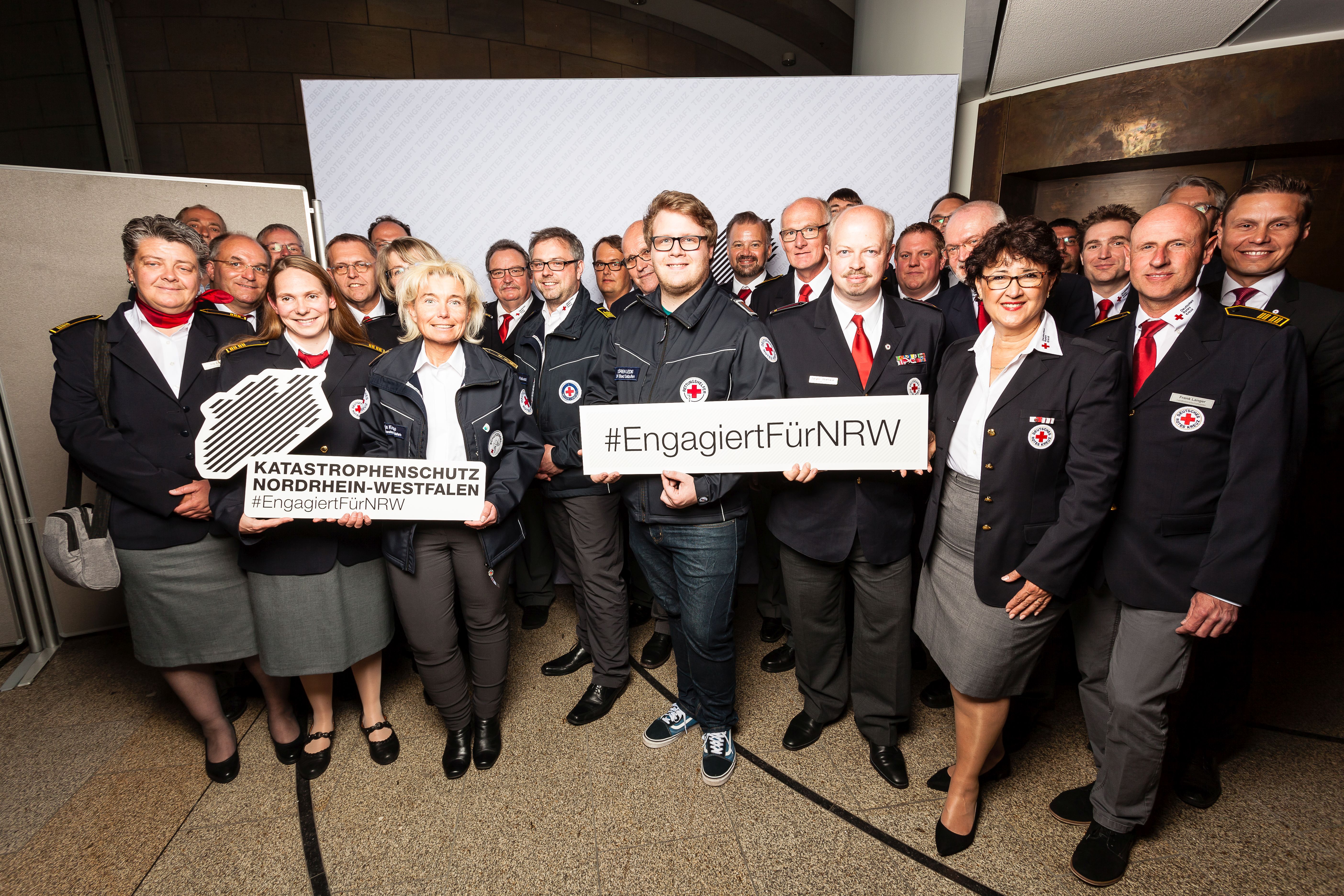 Grosses_Gruppenfoto_Parlamentarischer_Abend_Landtag_Düsseldorf